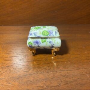Lefton Ceramic Trinket Ring Pill Box With Lid